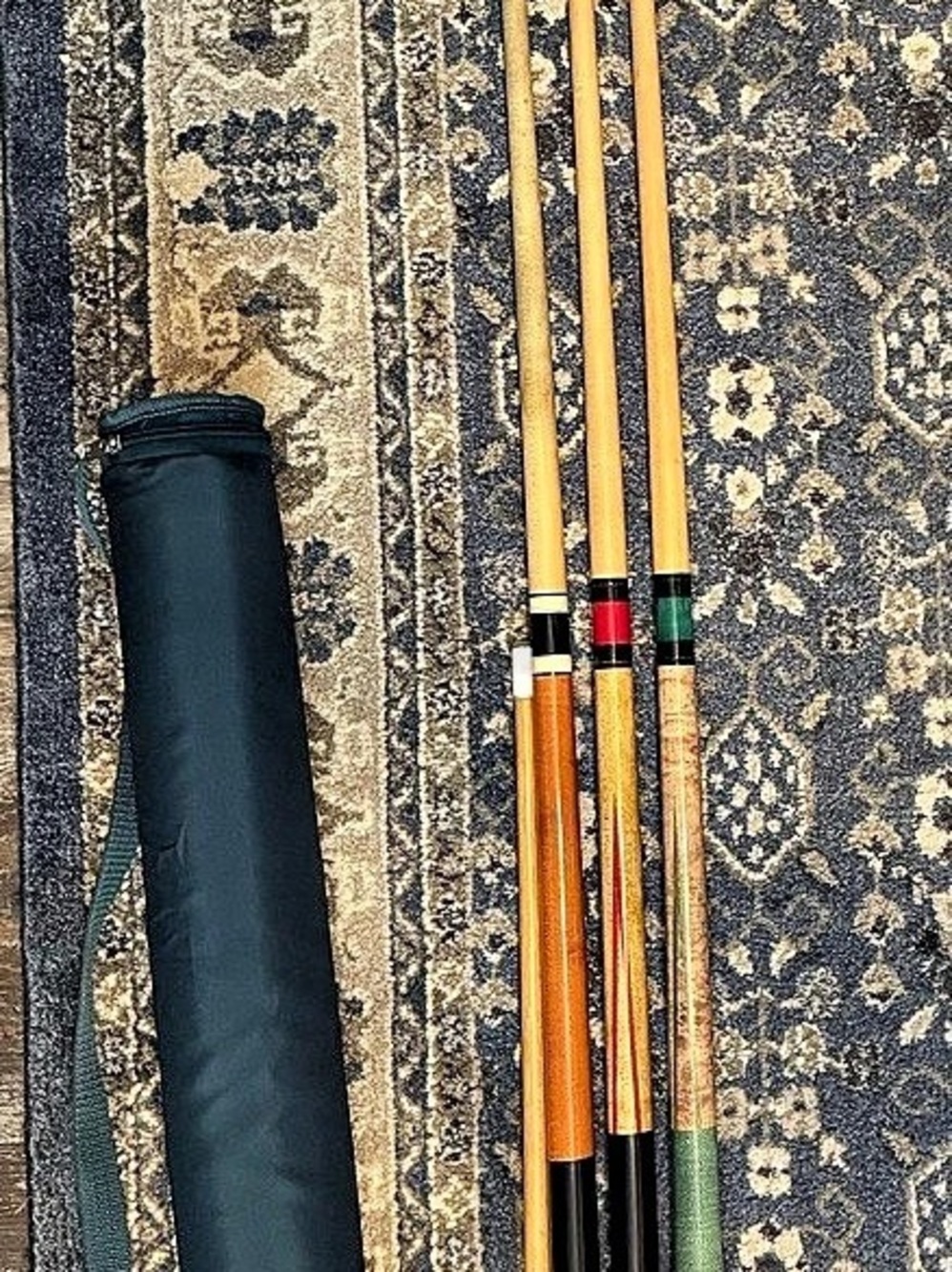 Meucci Pool Cue Set